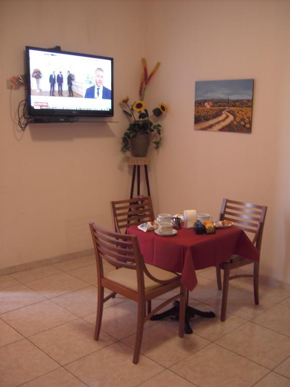 Etna Inn Motta SantʼAnastasia Extérieur photo