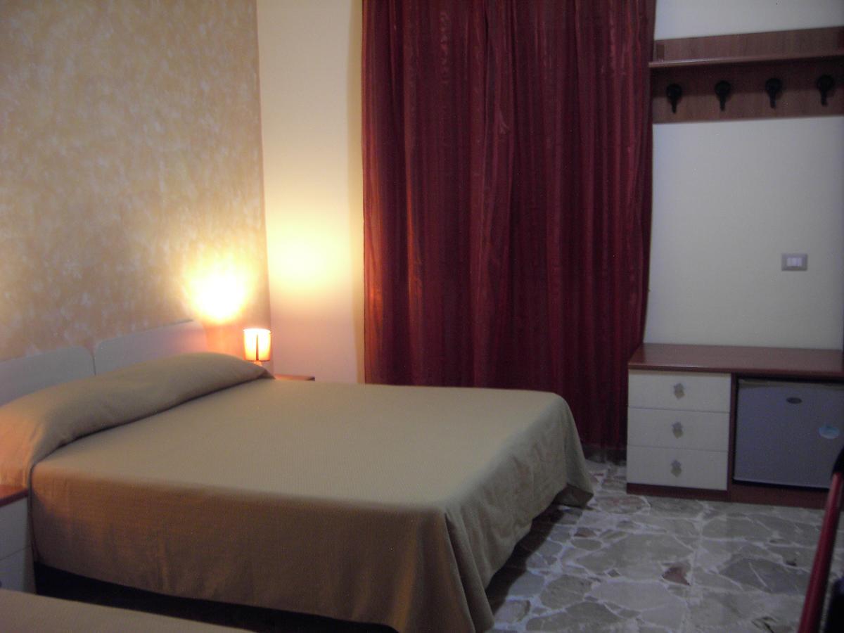 Etna Inn Motta SantʼAnastasia Extérieur photo