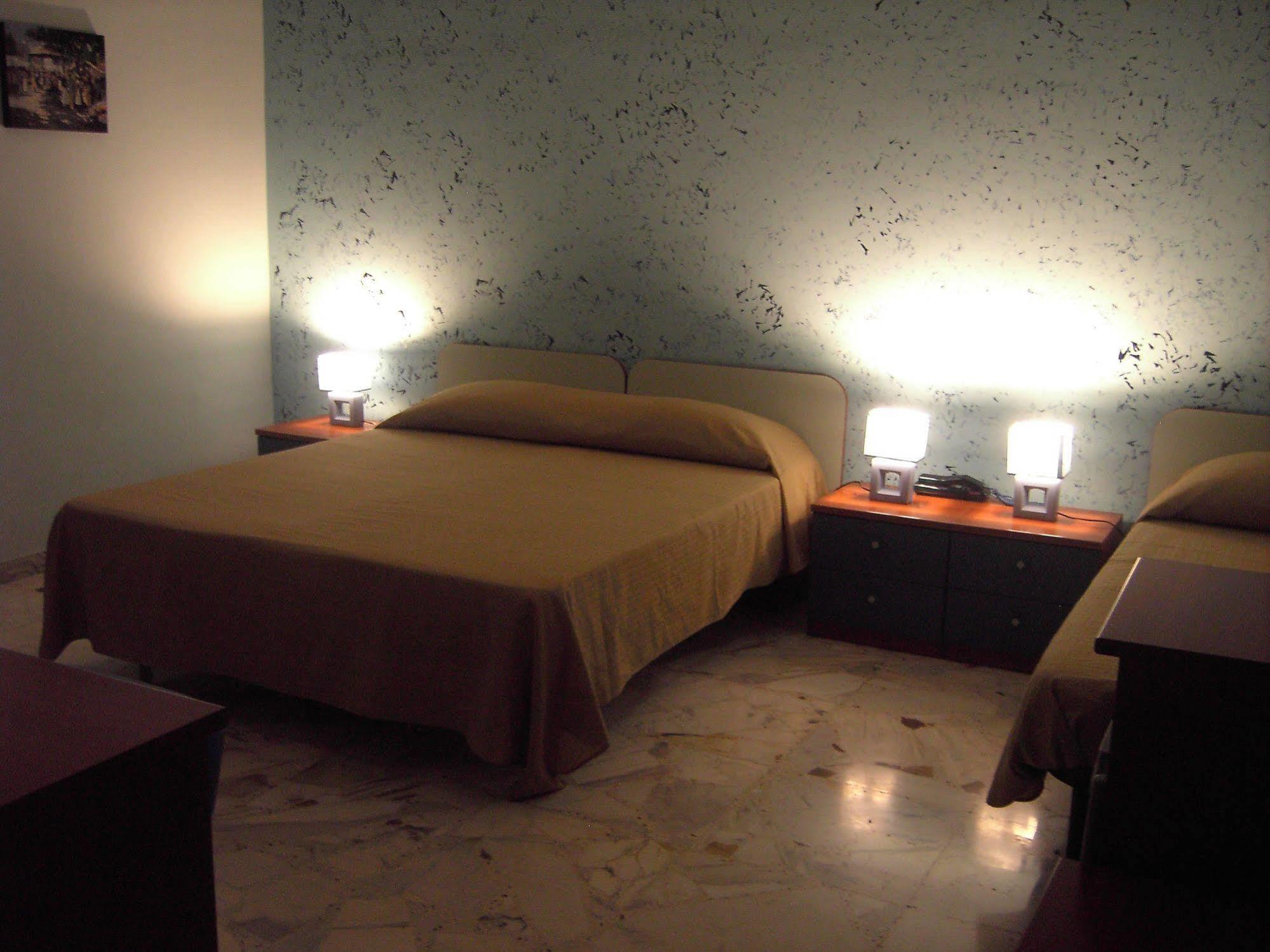 Etna Inn Motta SantʼAnastasia Extérieur photo